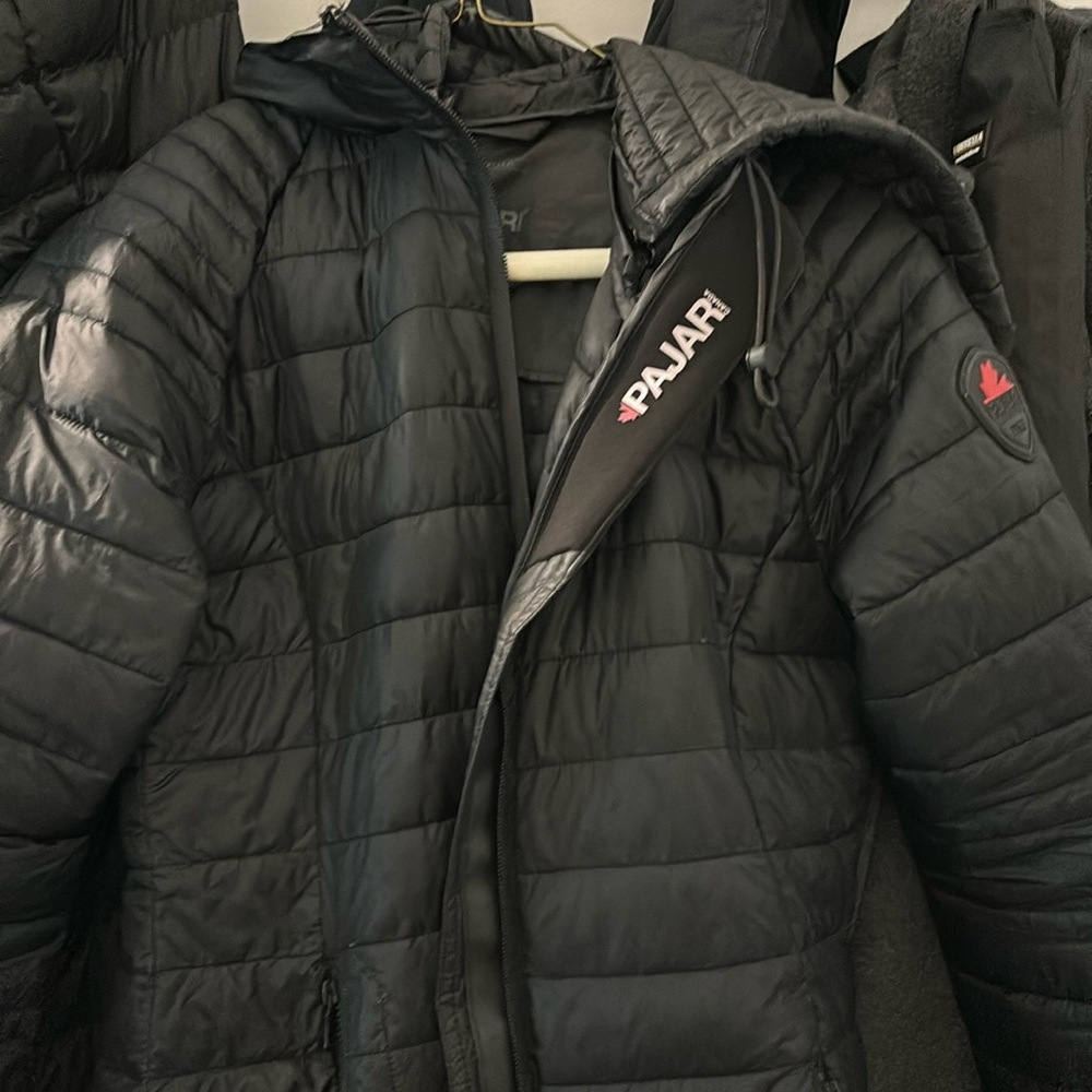 Pajar lightweight puffer jacket , hood, pockets